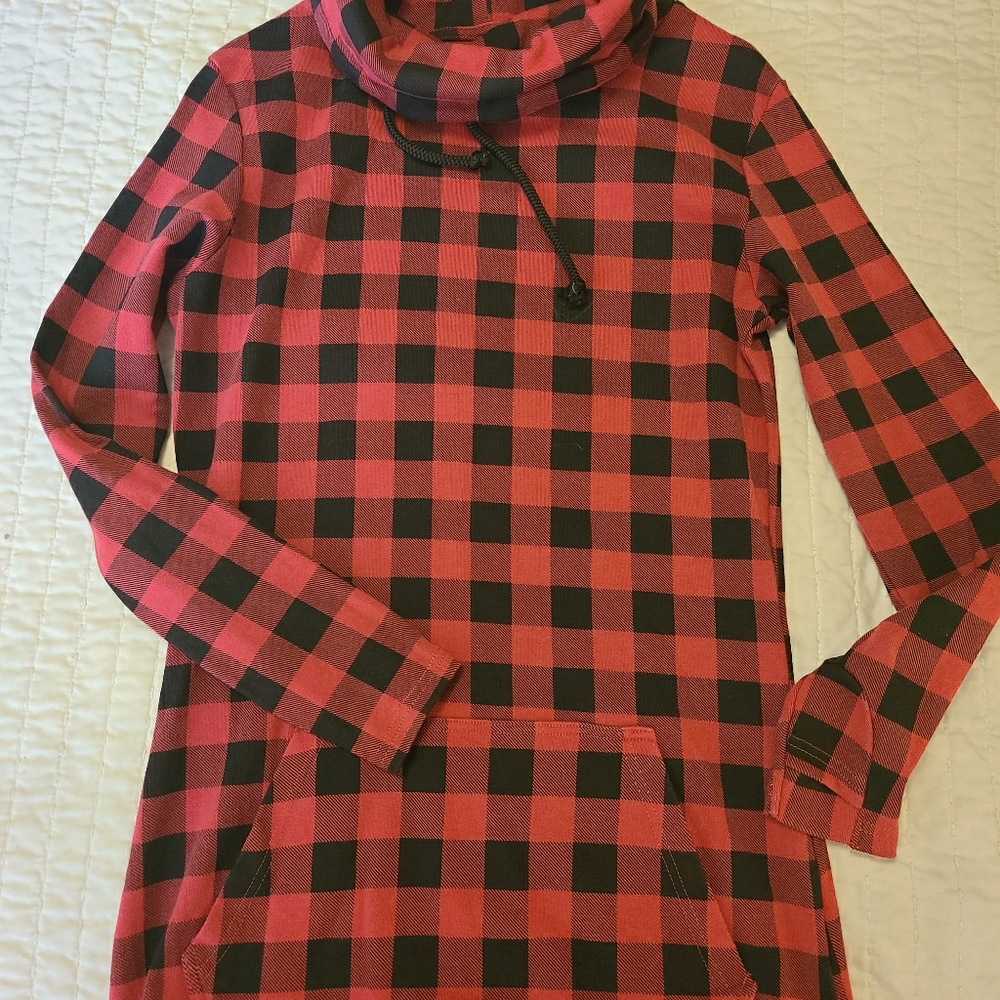 Chelsea Deboer Buffalo Cowlneck